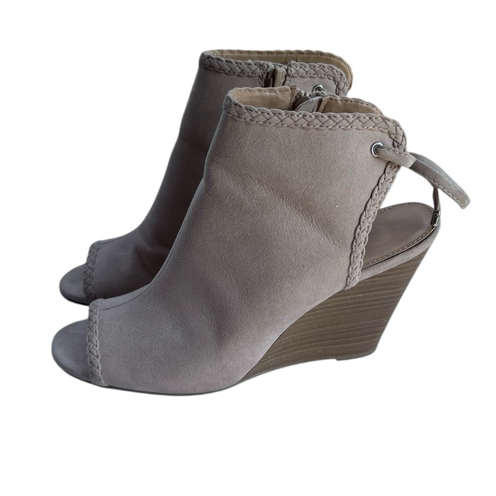 LC Lauren Conrad Boots Womens Beige Ankle Booties Suede Wedge Zip Up Size 9-12